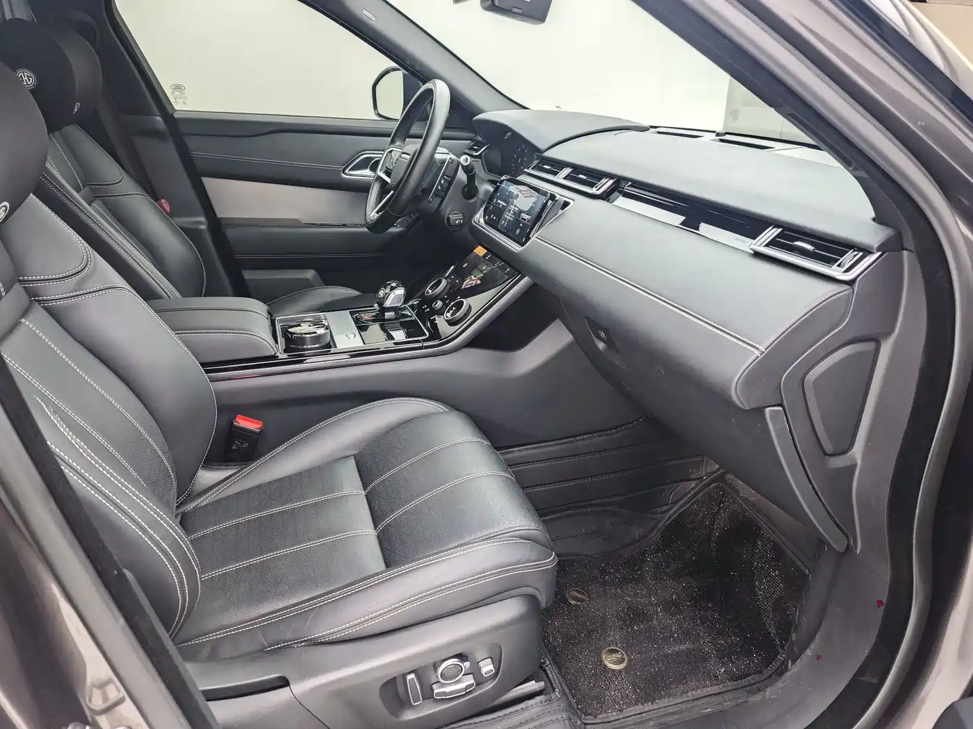Land Rover Range Rover Velar 2022 2022 250PS Golden Collector's Edition