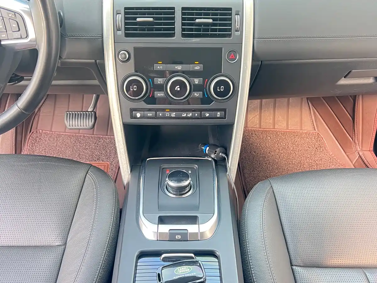Land Rover Discovery Sport 2018 240PS SE Edition фото 19