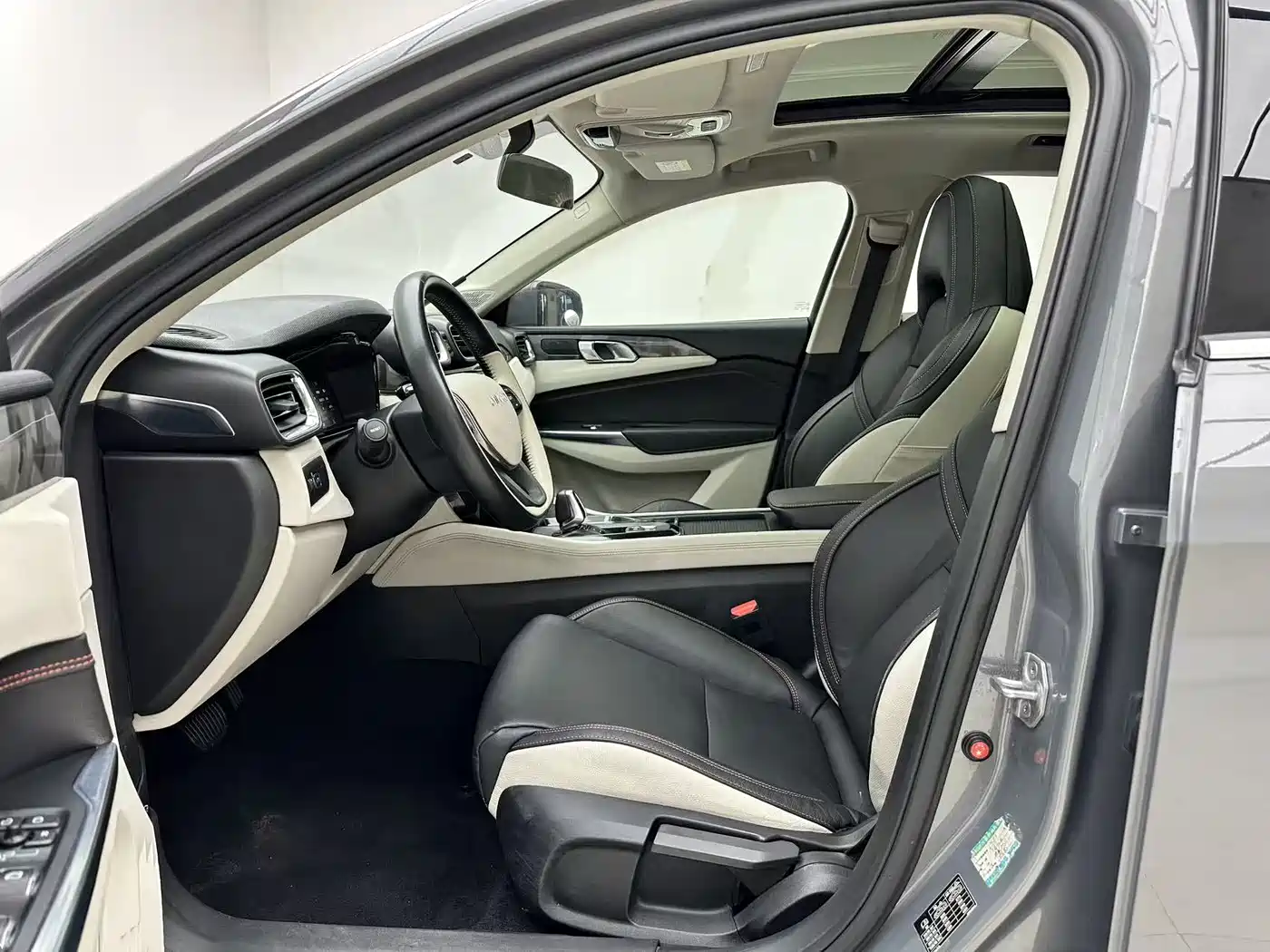 Lynk & Co 02 2018 1.5T DCT 2WD Shine Edition China V фото 8