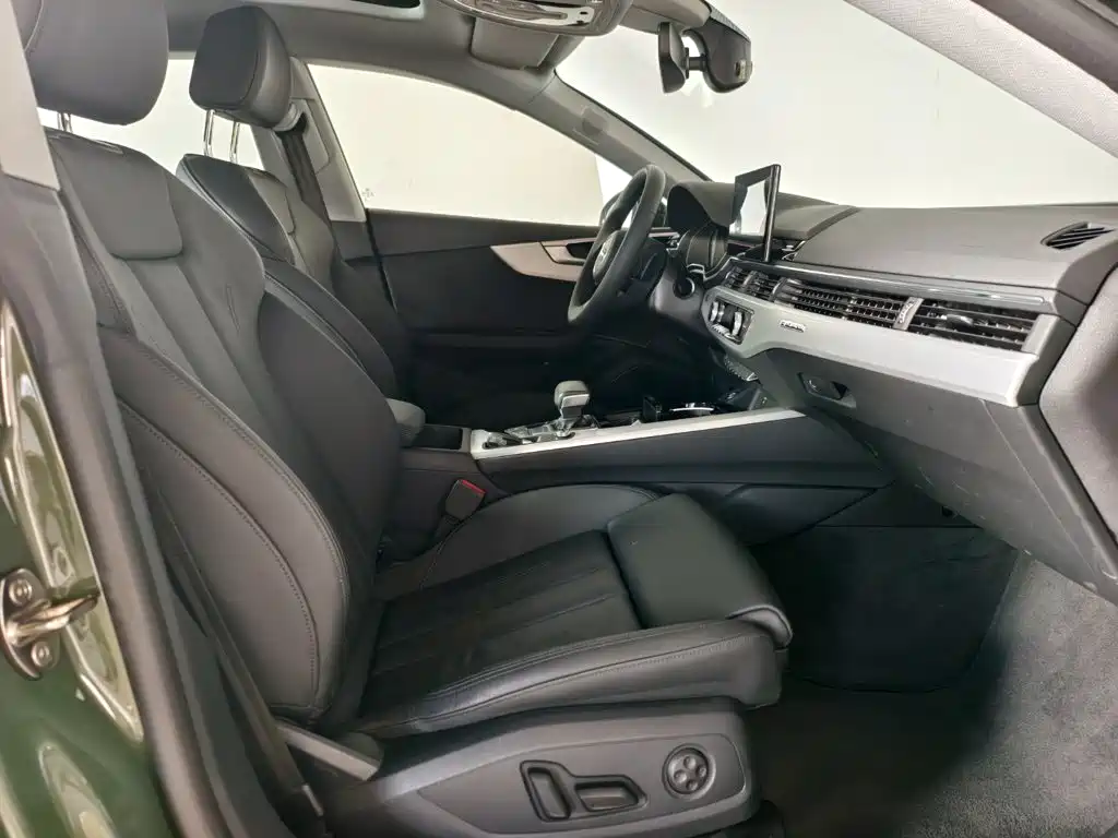 Audi A5 (Import) 2024 2024 Sportback 40 TFSI quattro Luxury Dynamic