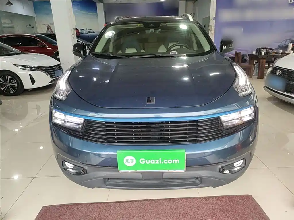 Lynk & Co 01 2017 2.0T 2WD Pro Shine Edition фото 3