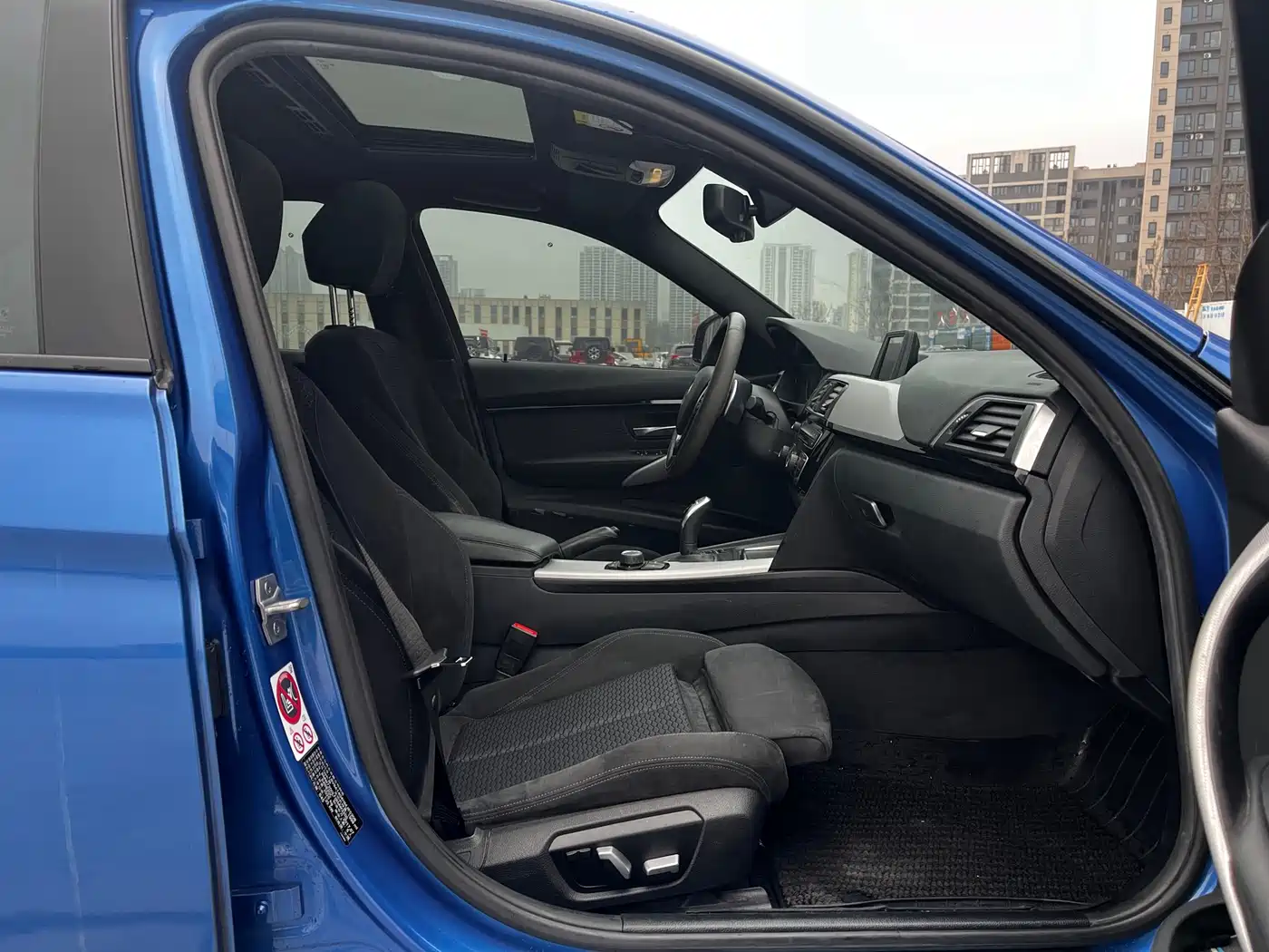 BMW 3 Series 2017 320i M Sport фото 15
