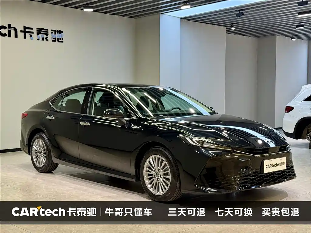 Toyota Camry 2026 Hybrid 2.0HGVP Luxury Edition фото 2