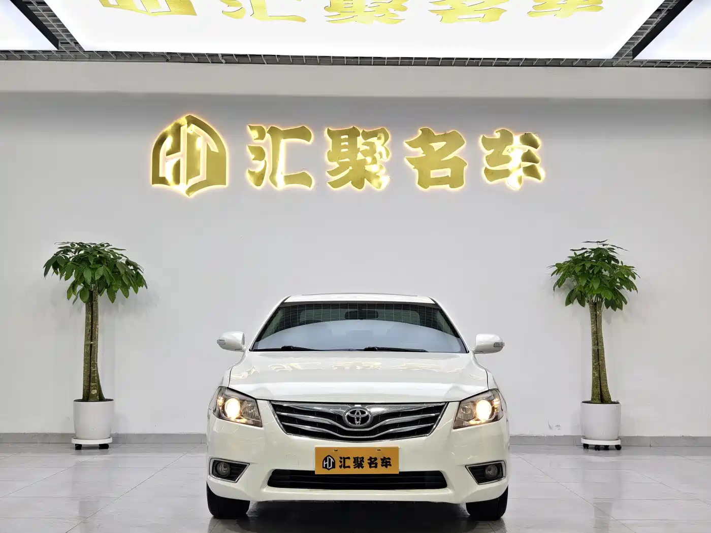 Toyota Camry 2013 200G Classic Luxury Edition фото 2