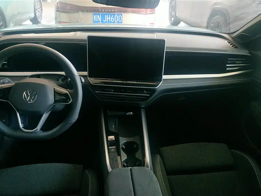 Volkswagen Passat 2025 Model Pro 380TSI Starlight Dragon Premium Edition фото 13