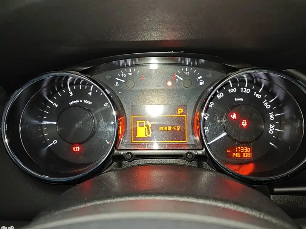 Peugeot 3008 2015 2.0L Automatic Classic Edition фото 12