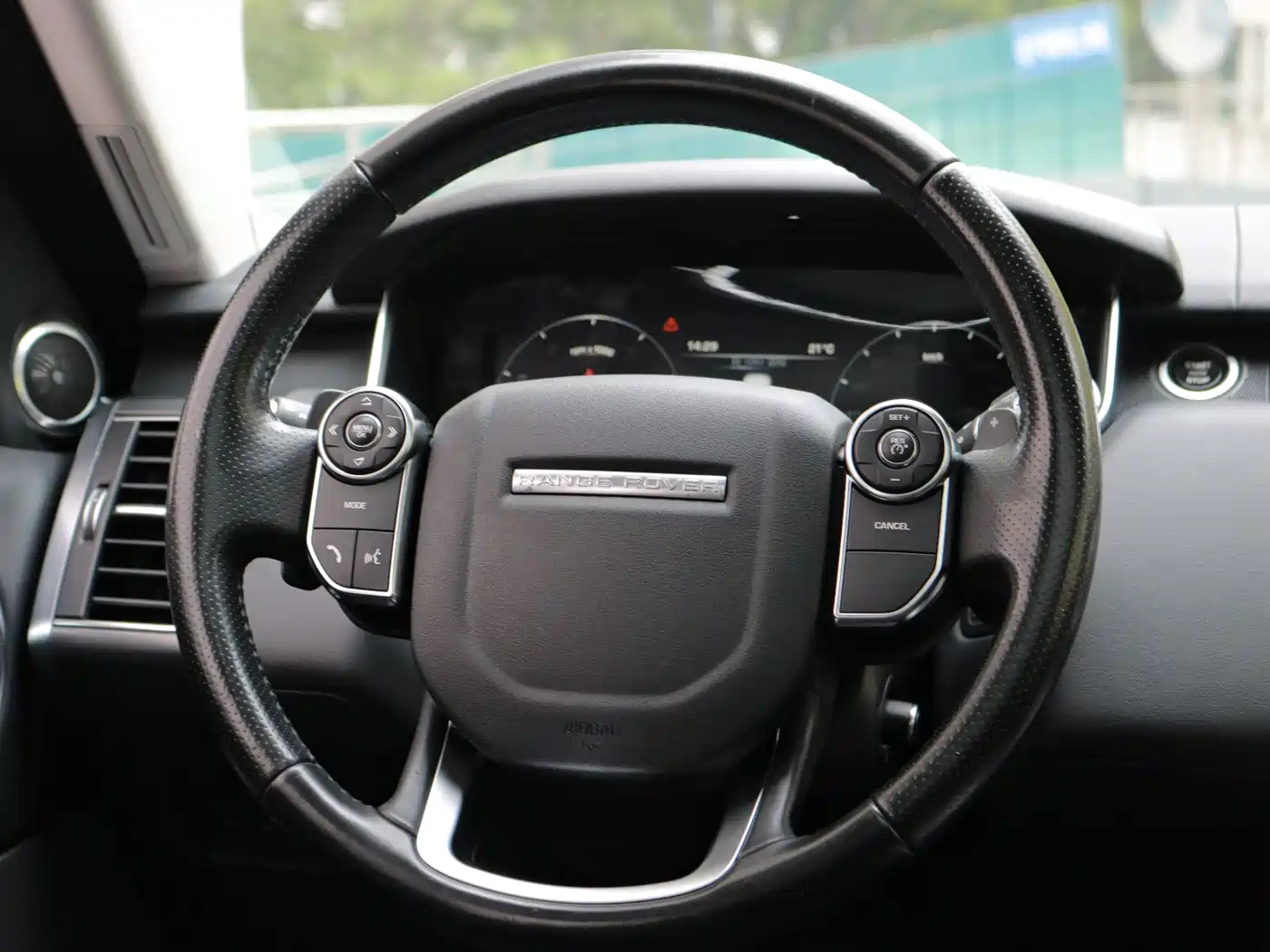 Land Rover Range Rover Sport 2016 Model 3.0 SC V6 HSE DYNAMIC фото 13