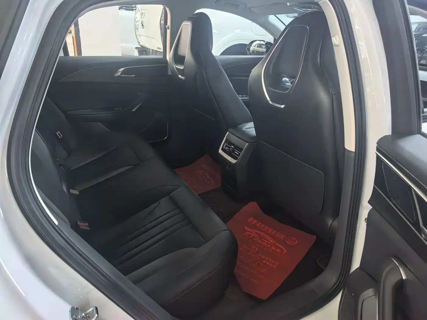 Hongqi H6 2024 Model 2.0T Elegance Edition фото 18