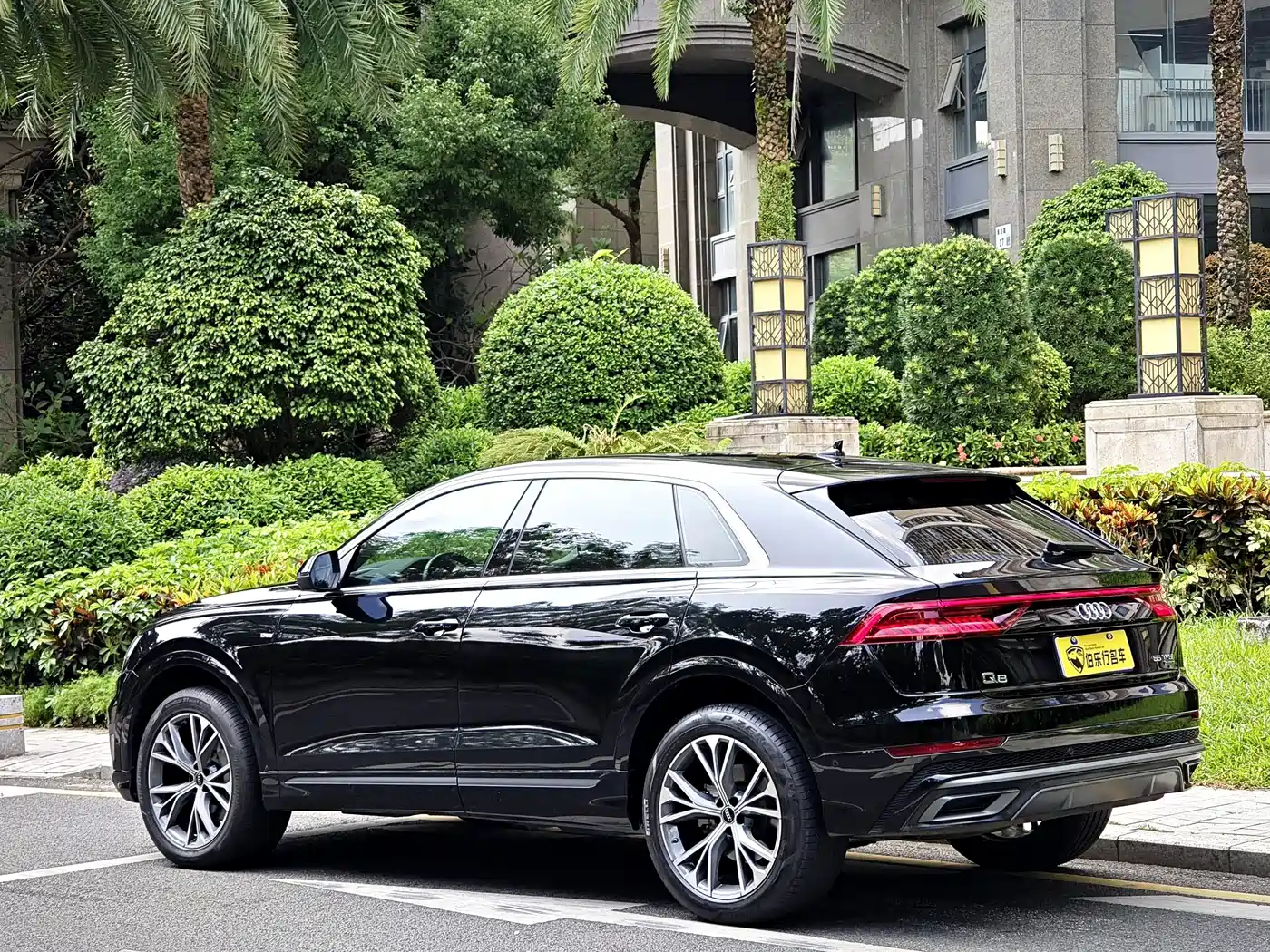 Audi Q8 2023 2022 55 TFSI Luxury Dynamic