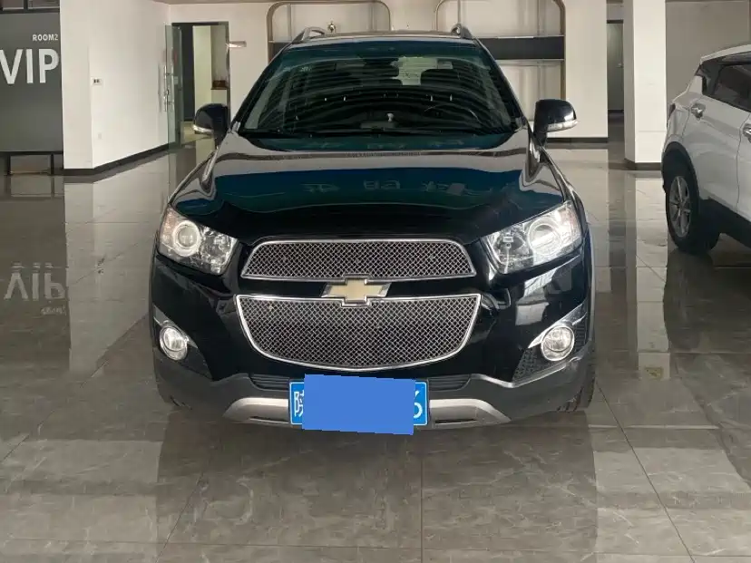 Chevrolet Captiva 2013 2.4L 2WD Urban Edition 7-seater фото 2