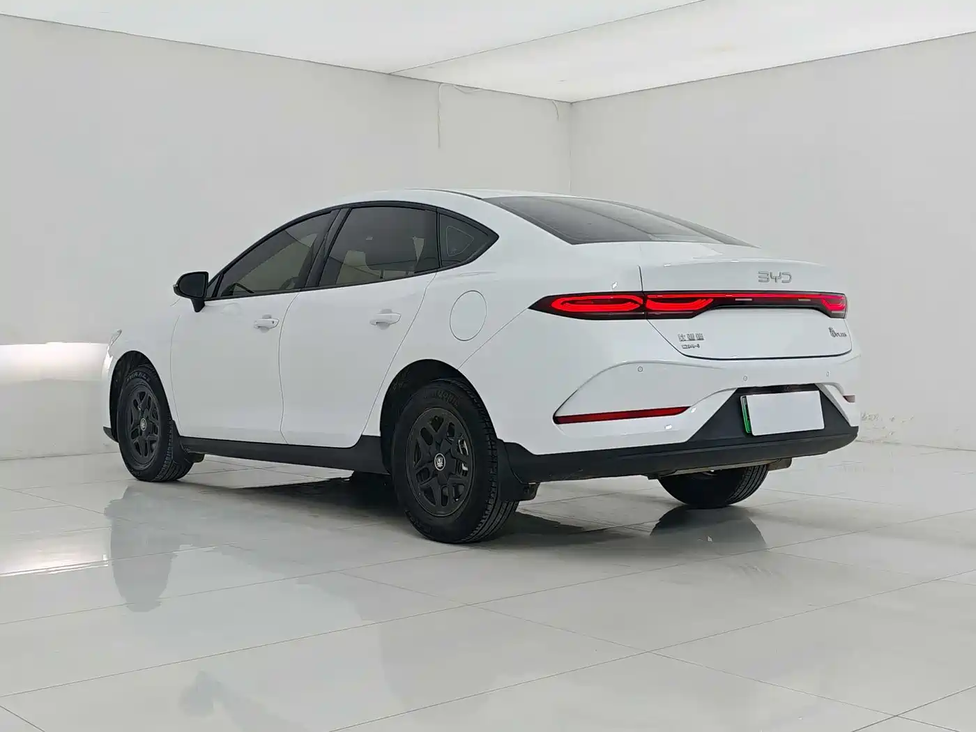 BYD Qin PLUS 2026 DM-i Smart Edition 128KM Progressive фото 4