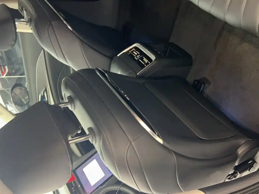 Hongqi H5 2023 2.0T Auto Smart Connect Flag Enjoy фото 12