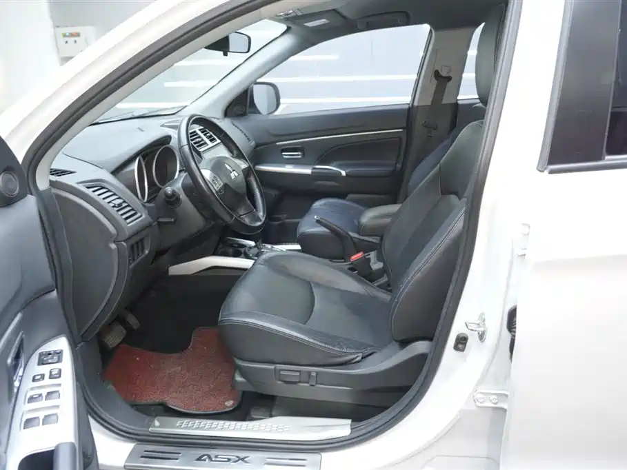 Mitsubishi ASX 2016 2.0L CVT 2WD Navigation Edition фото 14