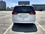 Фото 5 - Chrysler Pacifica PHEV