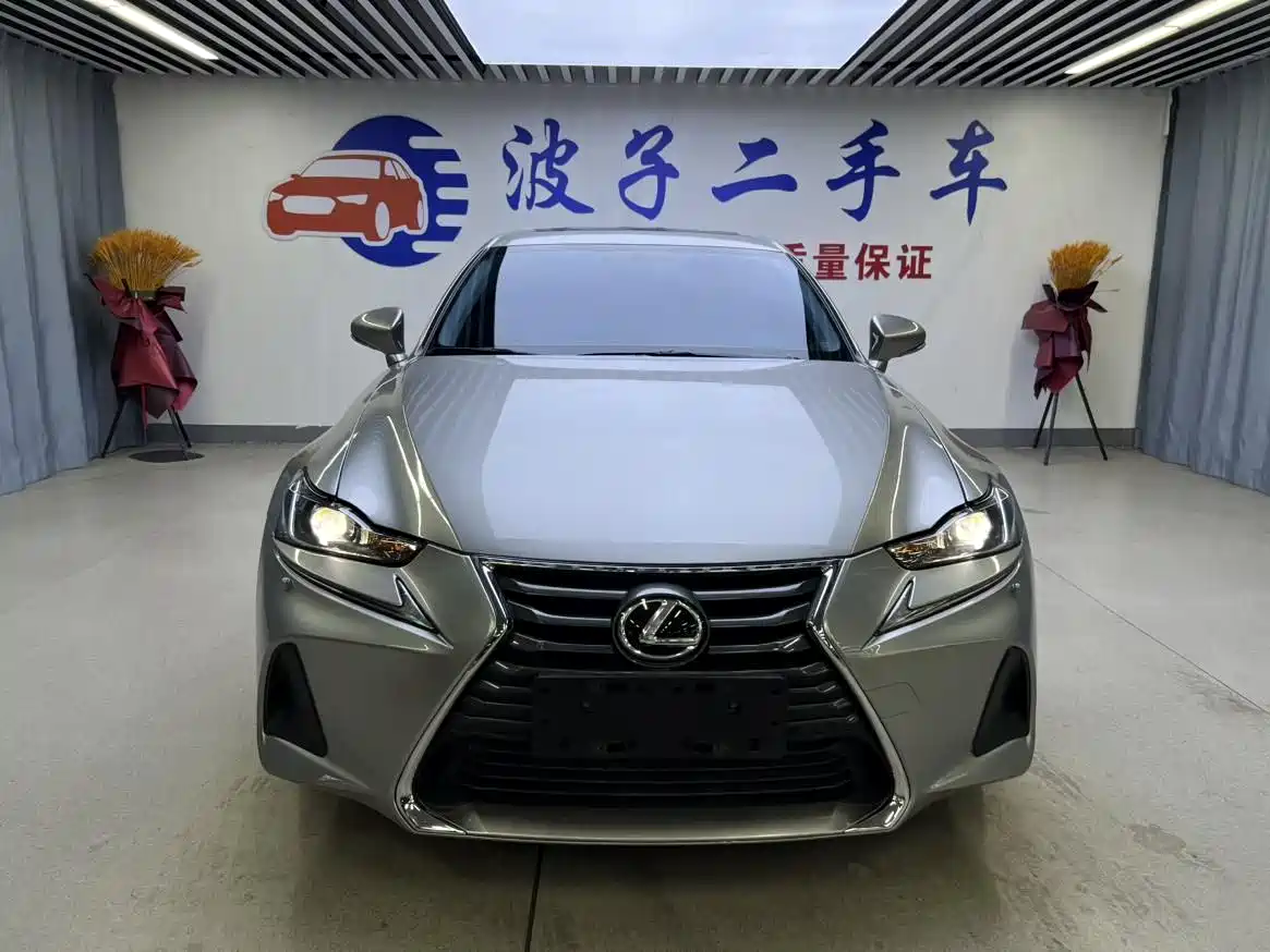 Lexus IS 2017 300 Leading Edition фото 2