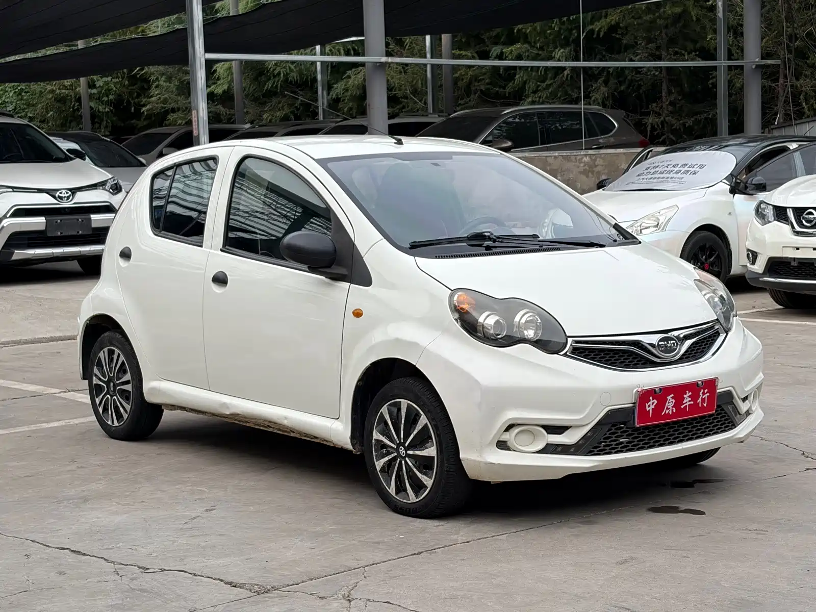 Фото 3 - BYD F0