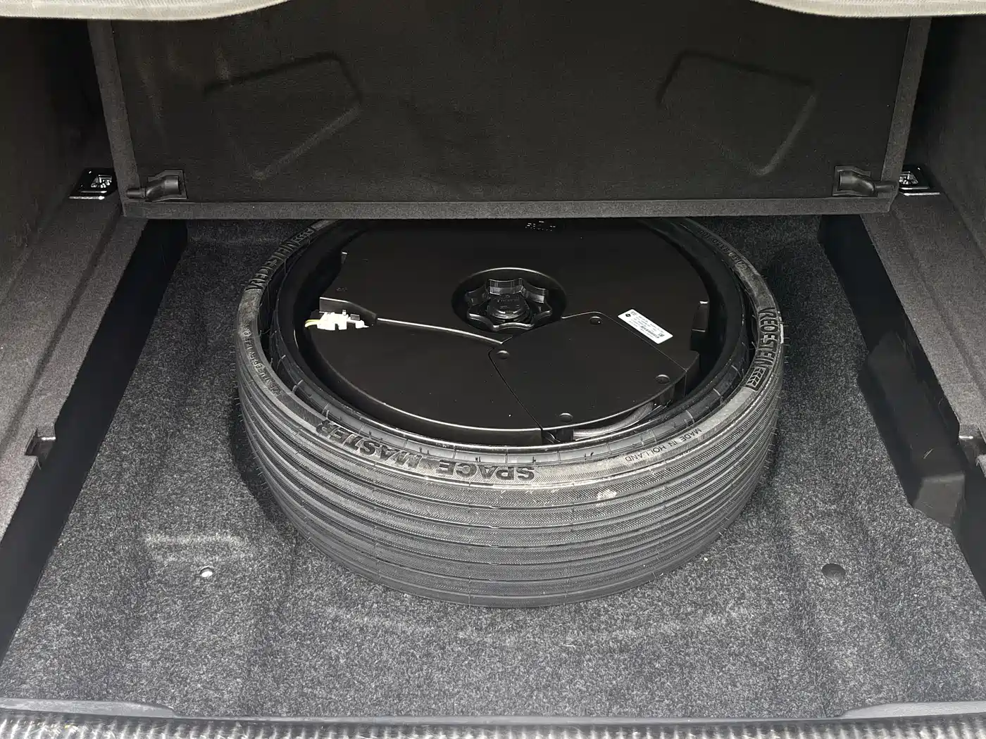 Audi Q5 2017 Plus 40 TFSI Technology фото 37
