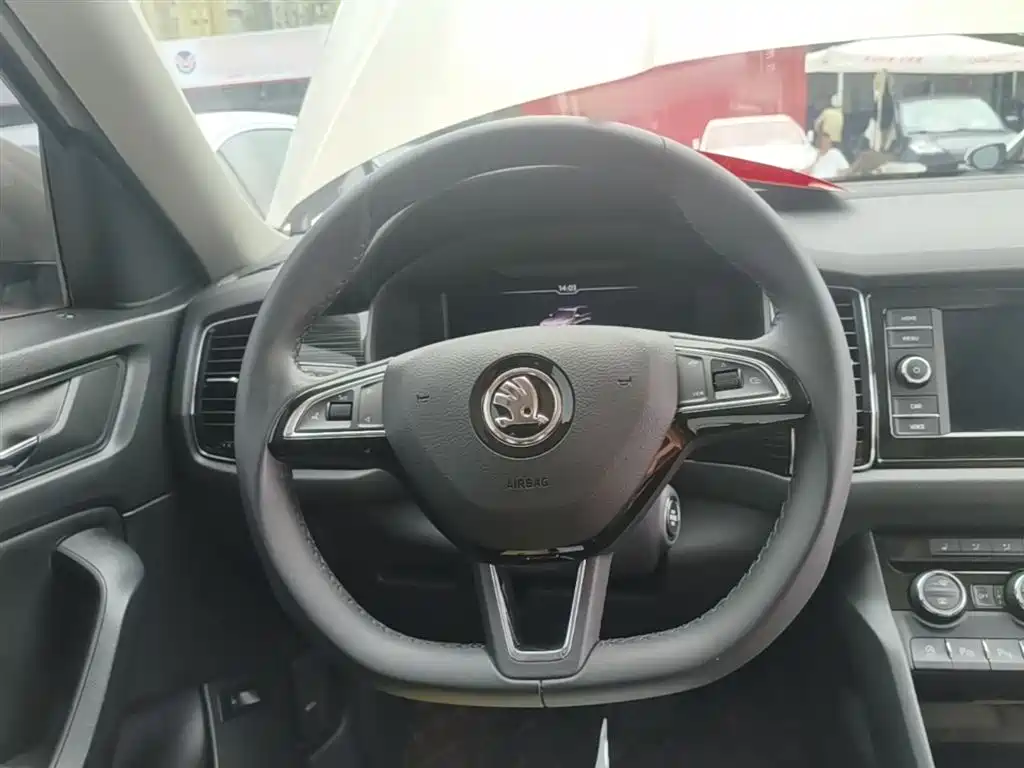Škoda Kodiaq 2019 Facelift TSI330 7-Seater 2WD Luxury Premium Edition China VI фото 11