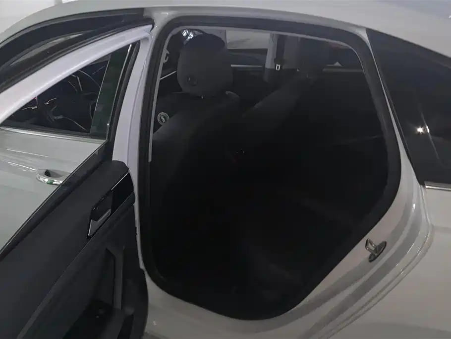 Volkswagen Lavida 2024 Model 300TSI DSG Starlight Leading Edition фото 11