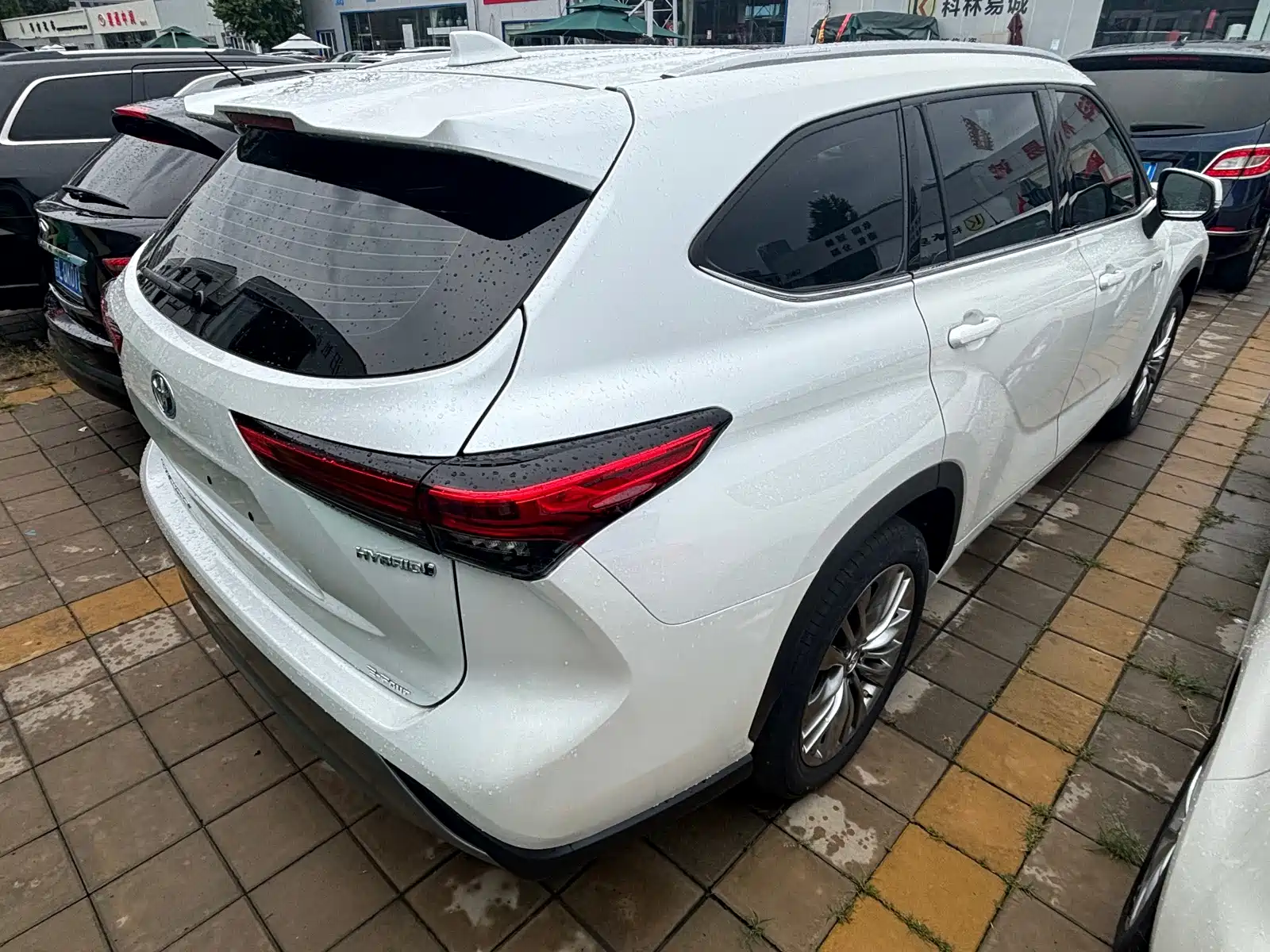 Photo 6 - Toyota Highlander