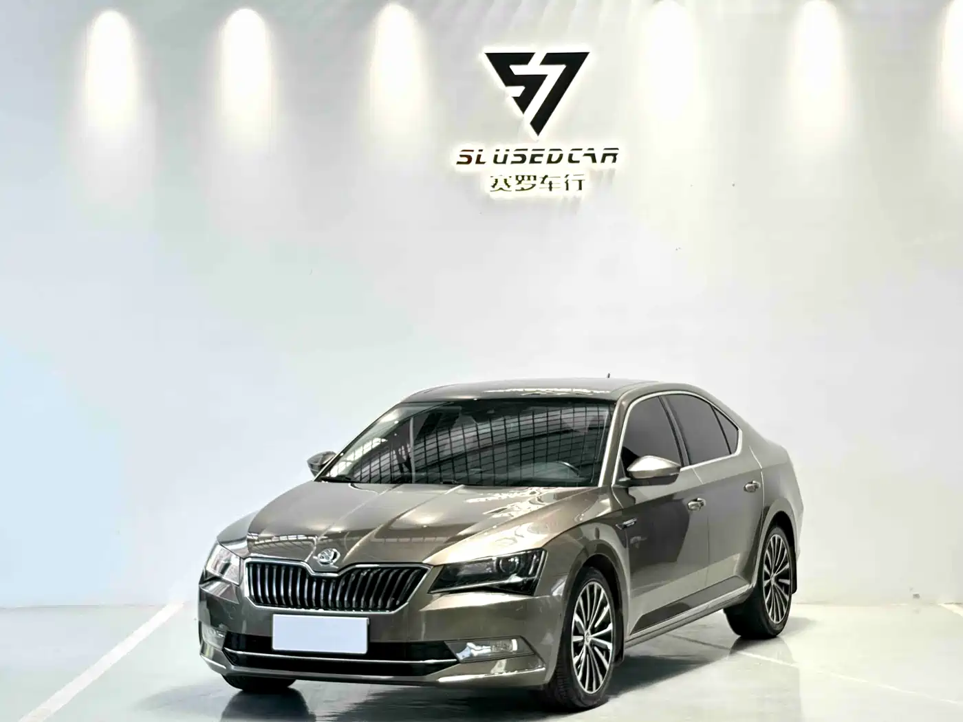 Škoda Superb 2016 TSI330 DSG Smart Edition