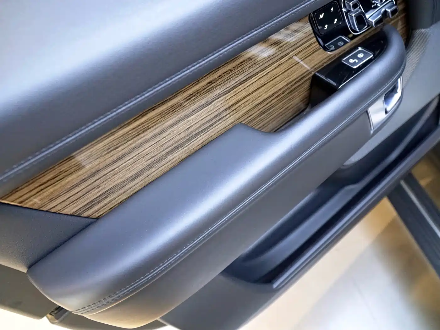 Land Rover Range Rover 2019 3.0 SC V6 Heritage Extended Edition фото 13