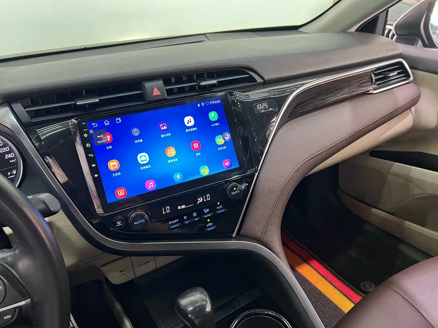 Toyota Camry 2018 2.0E Elite Edition фото 14