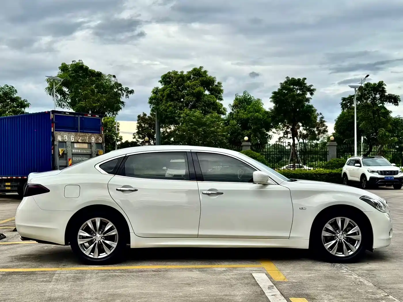 Infiniti Q70 2014 2013 Q70L 2.5L Premium