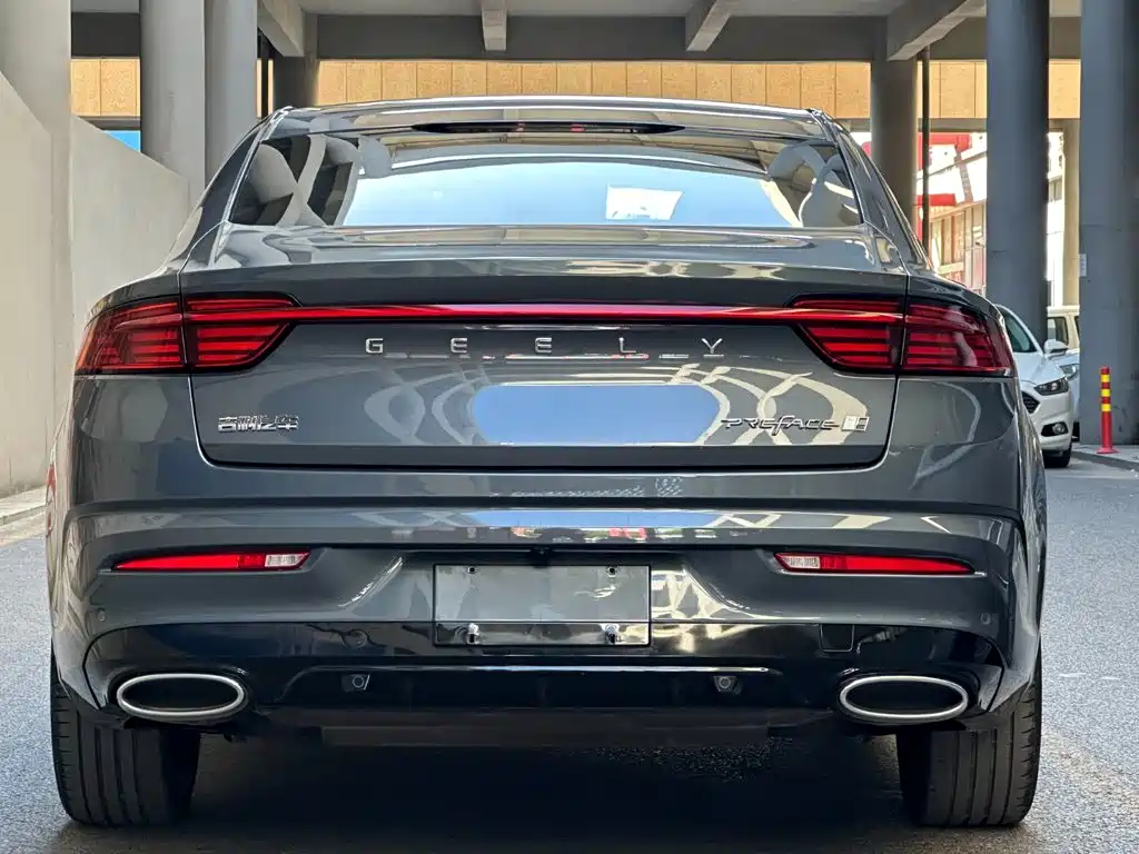 Фото 4 - Geely Preface