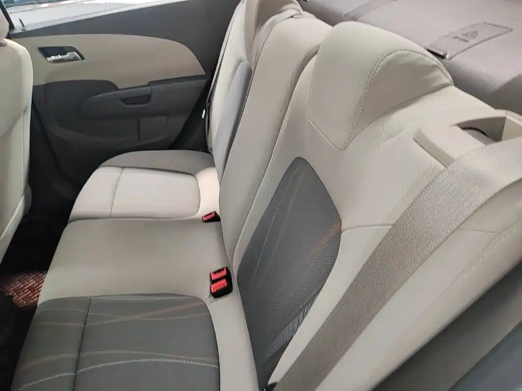 Chevrolet Aveo 2015 2014 Sedan 1.4SE MT Joy Edition