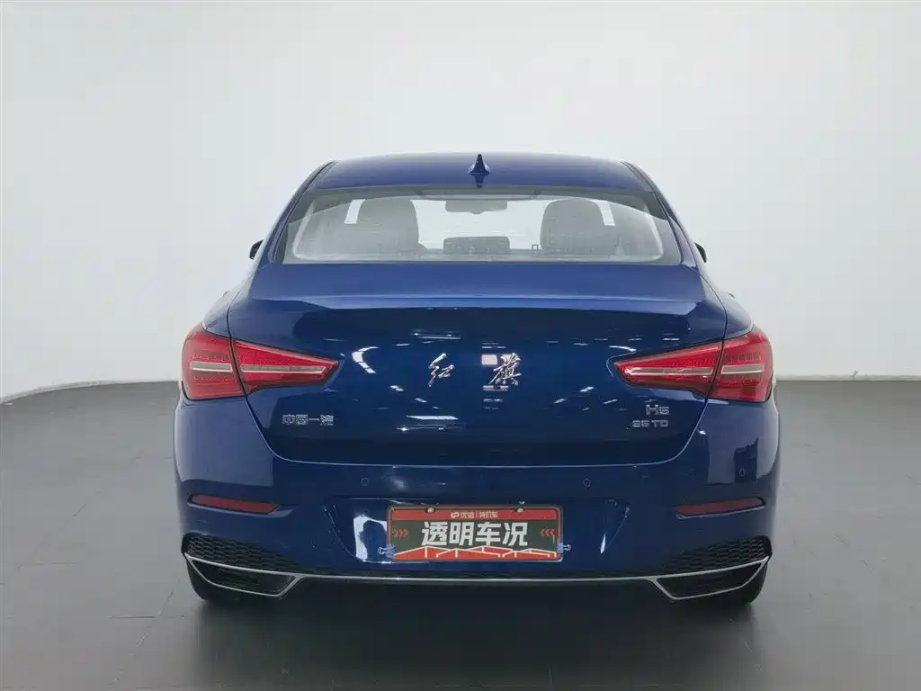 Hongqi H5 2020 1.8T Automatic Smart Connection Qi Rhythm Edition фото 4