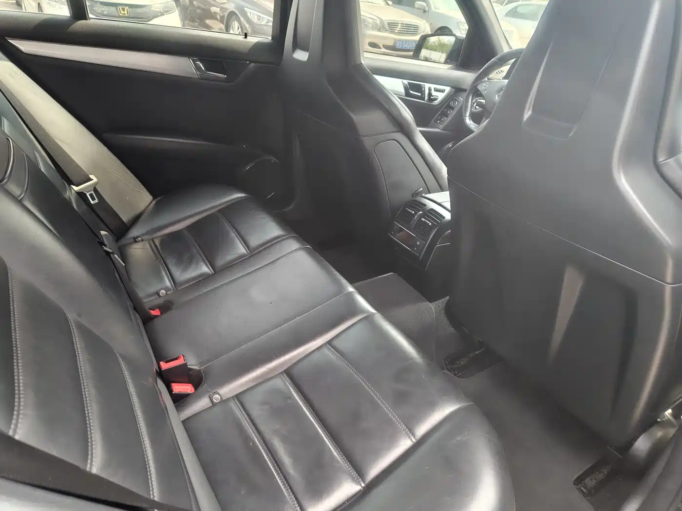 Mercedes-Benz C-Class AMG 2010 AMG C 63 Sport Enhanced Edition фото 34
