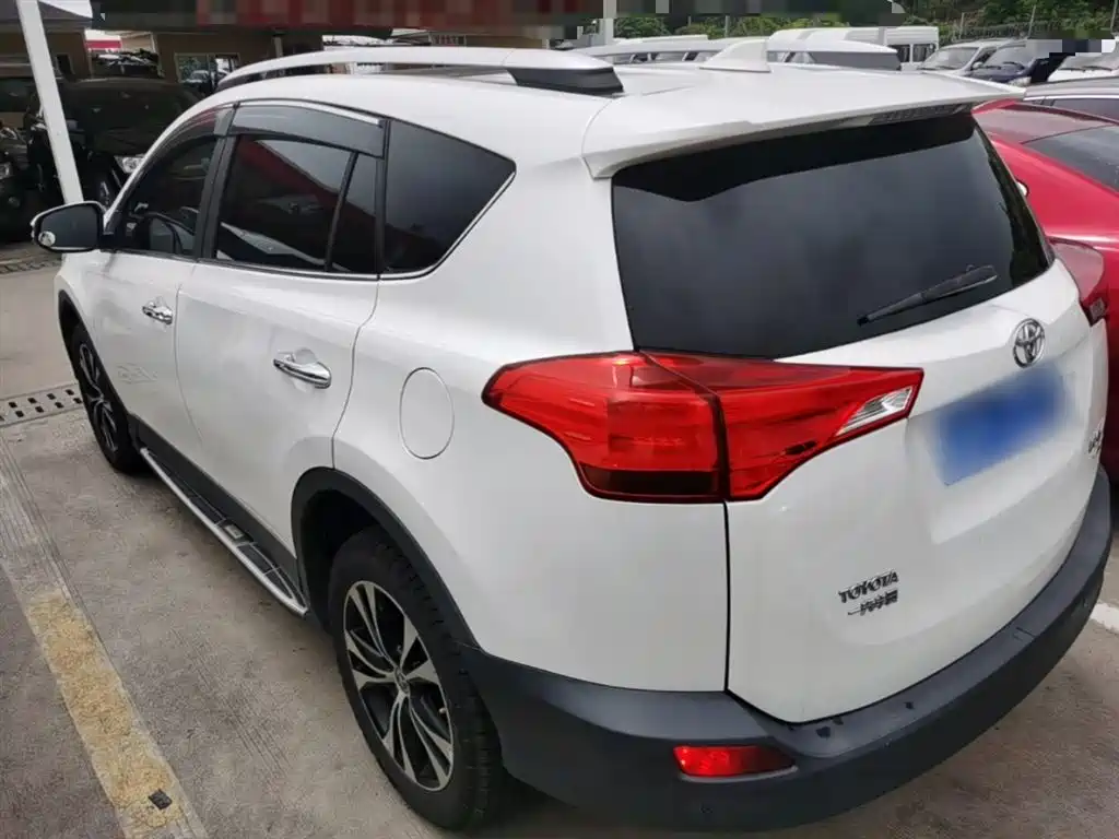 Toyota RAV4 Rongfang 2015 2.5L Automatic 4WD Luxury Edition фото 5