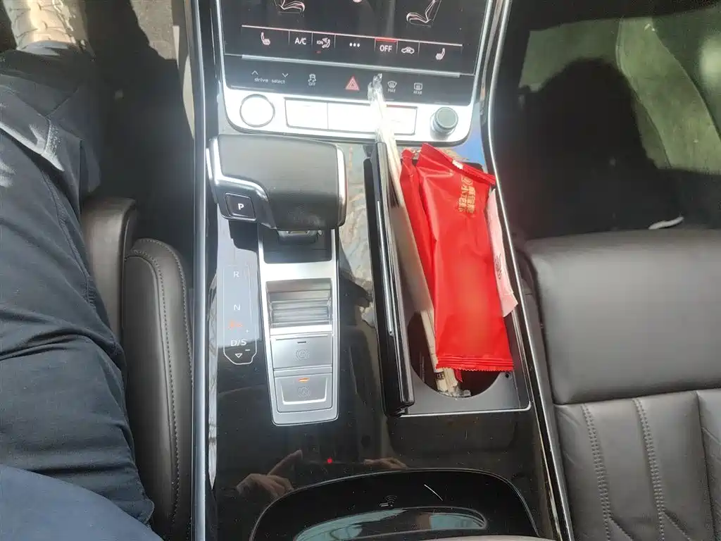 Audi A8 2019 Facelift Plus A8L 50 TFSI quattro Comfort фото 6