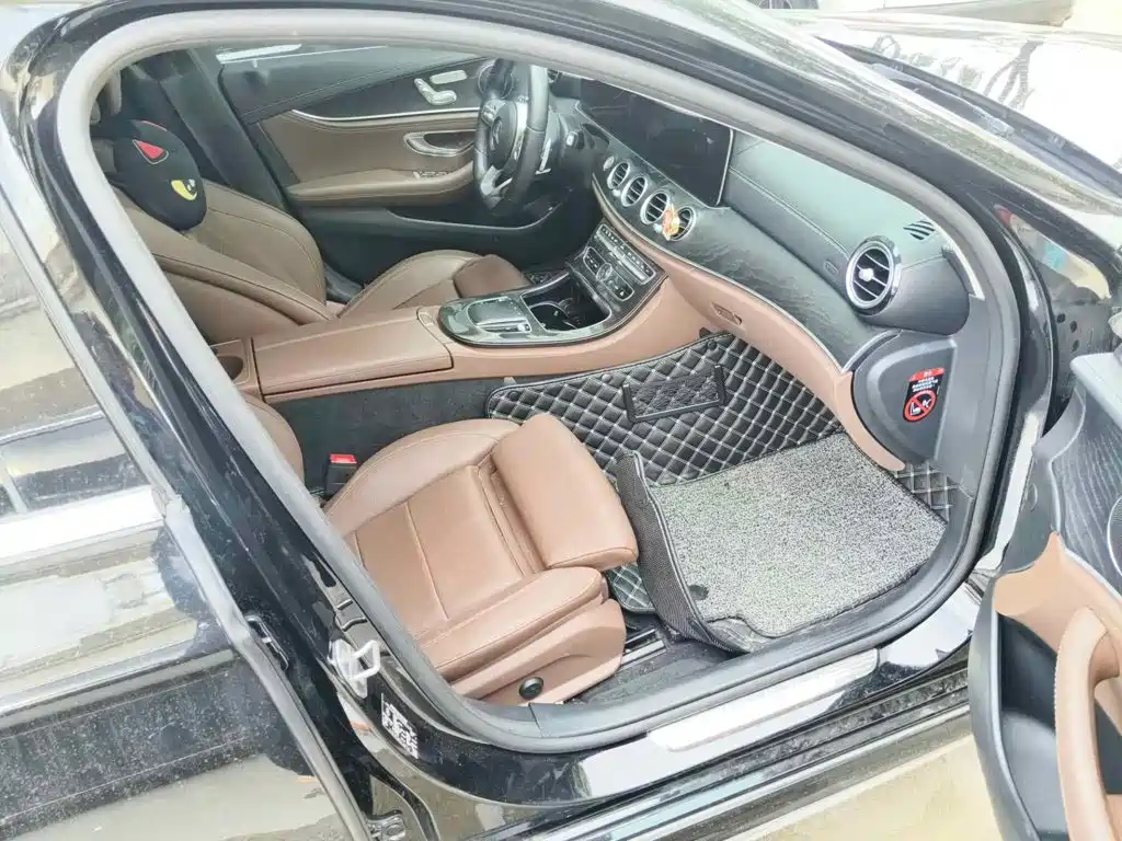 صورة 13 - Mercedes-Benz E-Class
