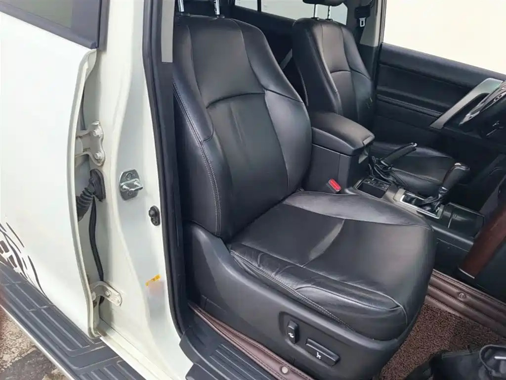 Toyota Prado 2016 3.5L Auto TX-L фото 25