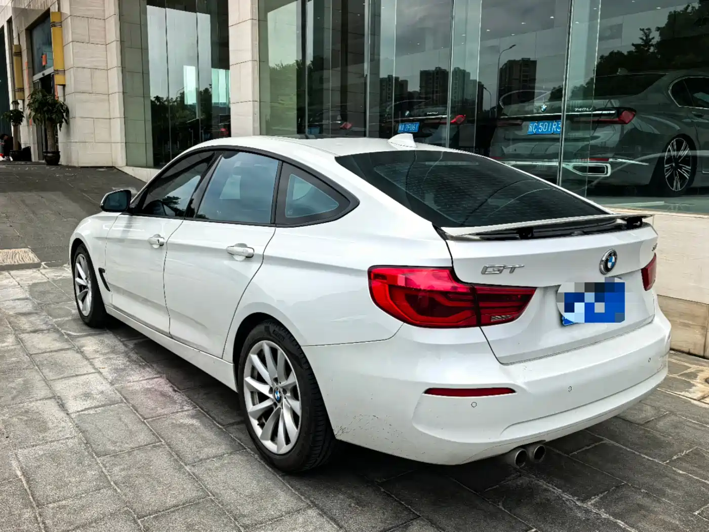 BMW 3 Series GT 2018 320i Fashion фото 2