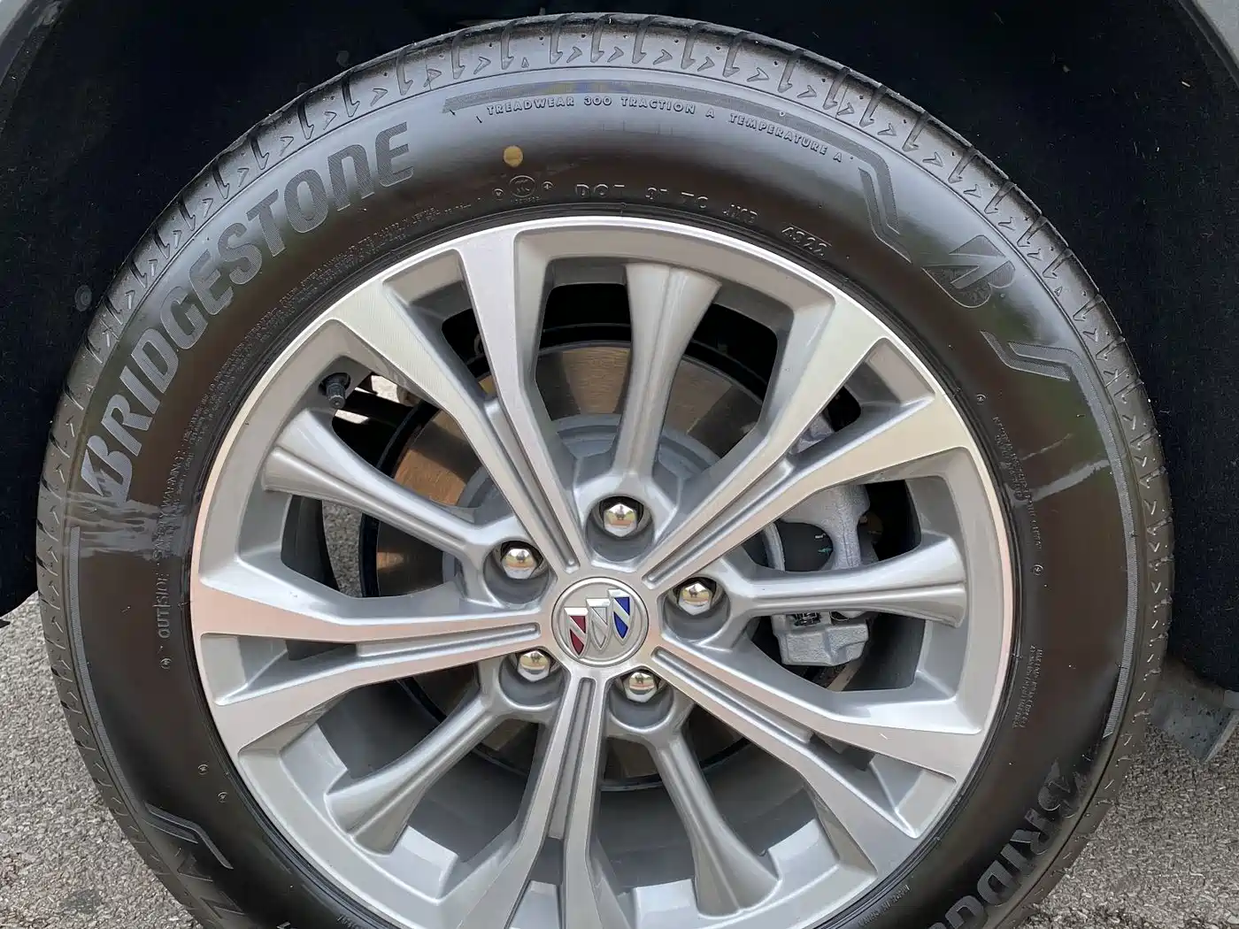 Buick Envision Plus 2023 Enclave Plus 652T 5-Seater Luxury фото 27