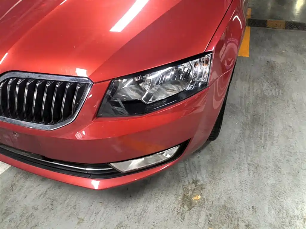 Škoda Octavia 2016 TSI280 DSG Smart Edition фото 23