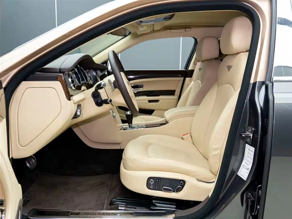 Bentley Mulsanne 2017 6.8T Long Wheelbase фото 14