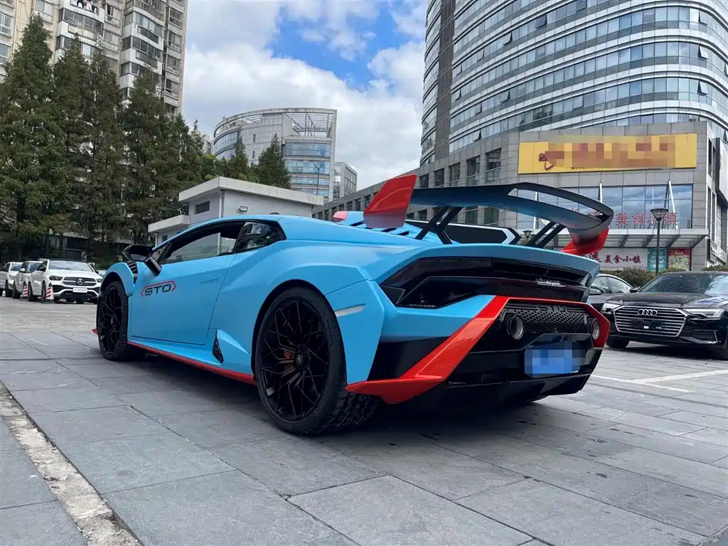 LAMBORGHINI HURACÁN