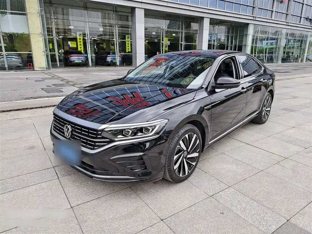 Volkswagen Passat 2024 380TSI Luxury