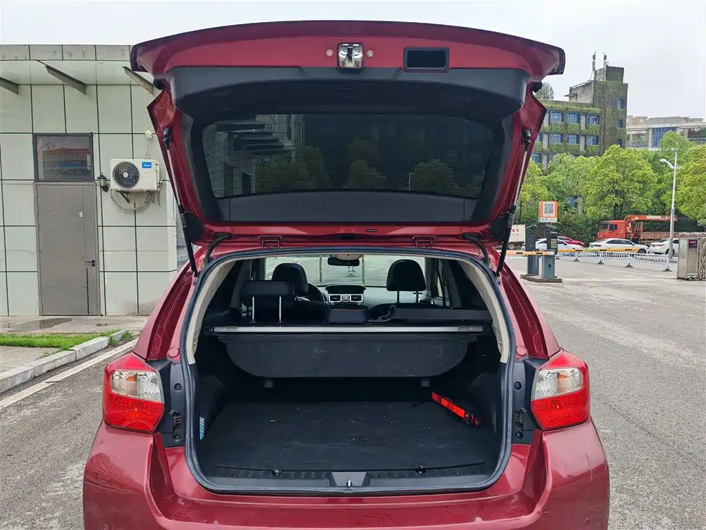 Subaru XV 2014 2.0i Comfort фото 10