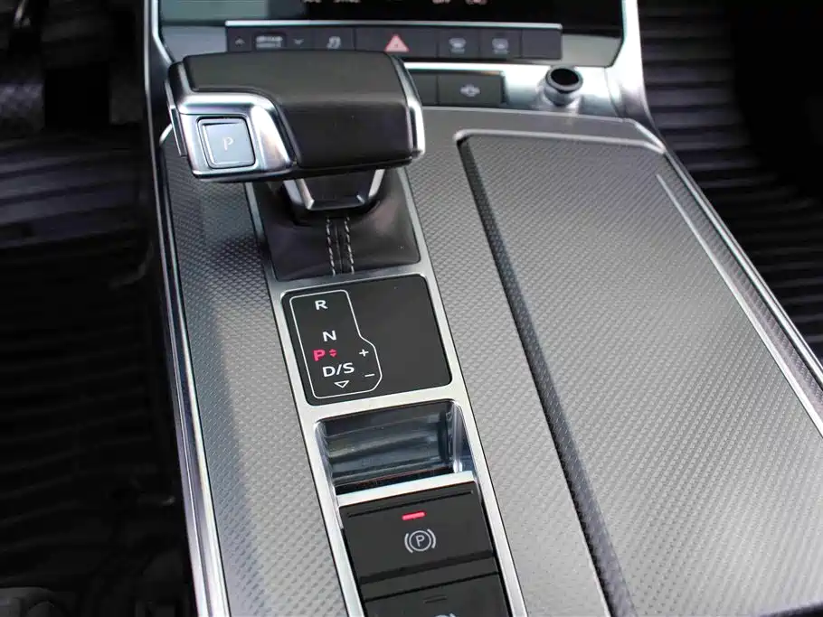 Audi A6L 2021 45 TFSI Exclusive Sport фото 11