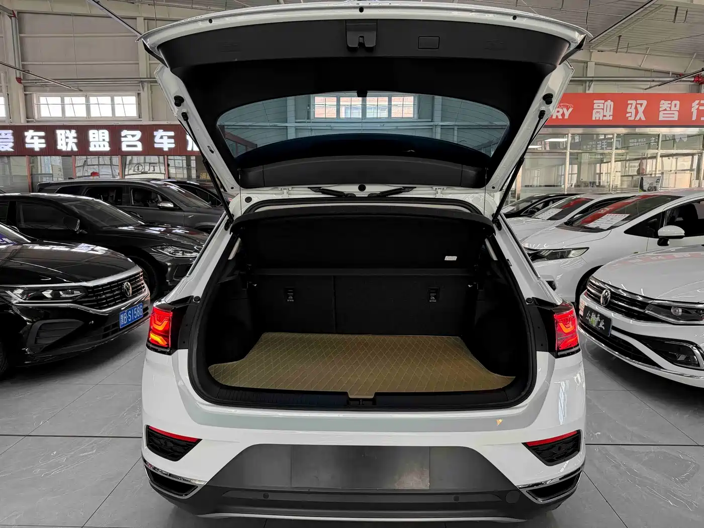 Volkswagen T-ROC 2023 280TSI DSG 2WD Time Edition фото 18