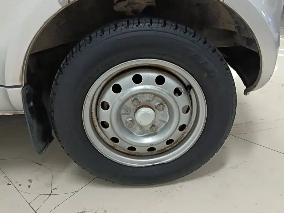 Wuling Motors Wuling Rongguang 2014 2011 1.2L Base Model
