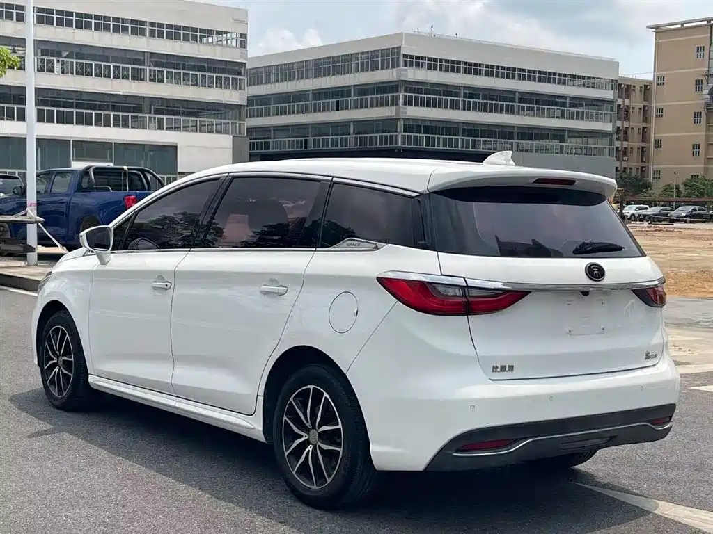BYD Song MAX 2018 1.5T Auto Smart Connected Luxury 6-Seater фото 5