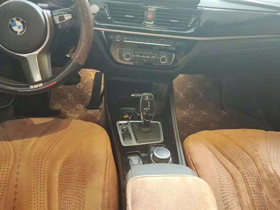 BMW 1 Series 2023 125i M Sport Shadow Edition фото 16