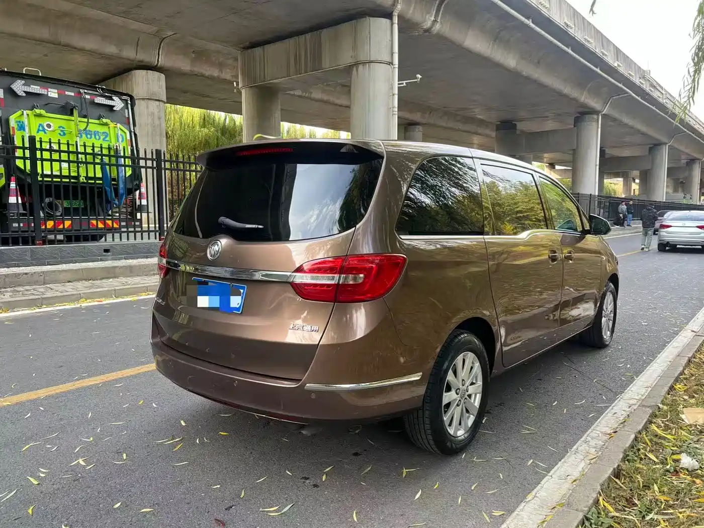 Buick GL8 2018 28T Comfort China VI фото 4
