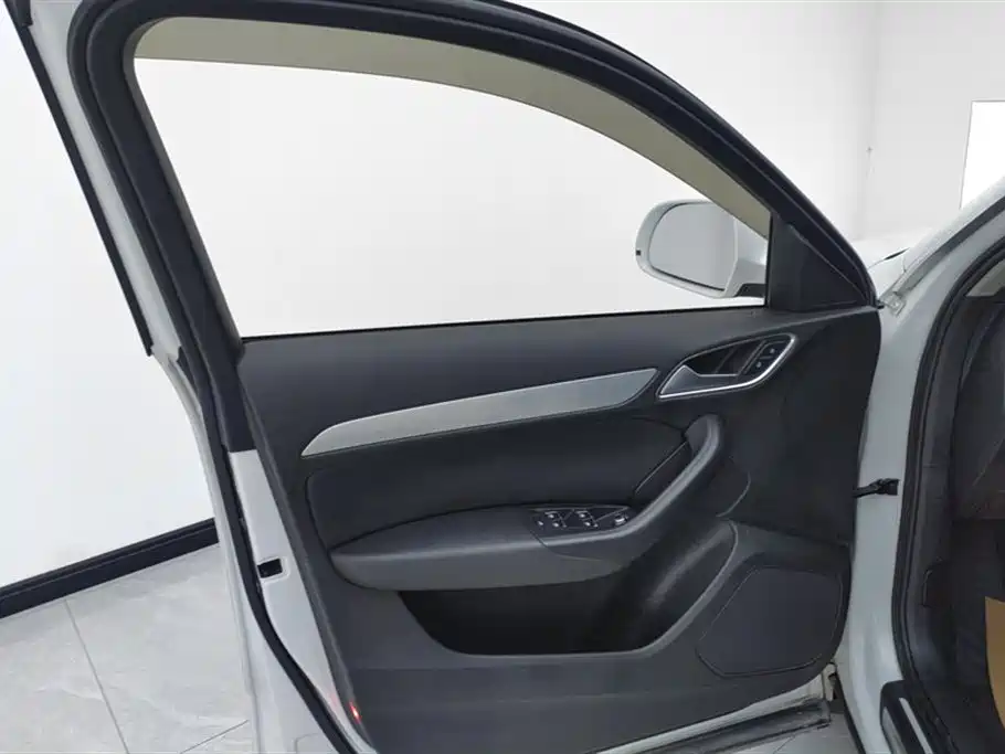 Audi Q3 2015 30 TFSI Comfort фото 7